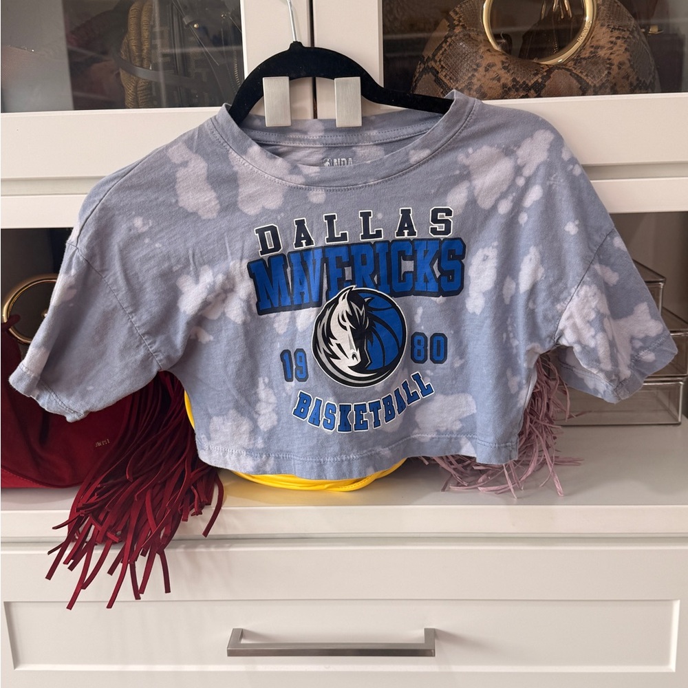 NBA Dallas Mavericks Tie-Dye Crop Tee - Light Blue/White